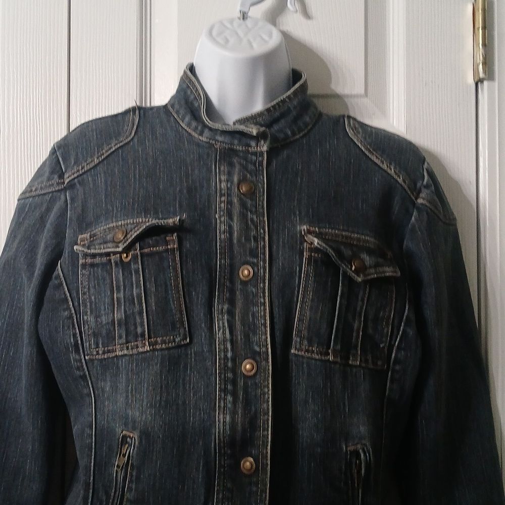 Live a Little Denim fitted jean jacket faint pinstripe look  Sz M NWOT - Picture 3 of 7